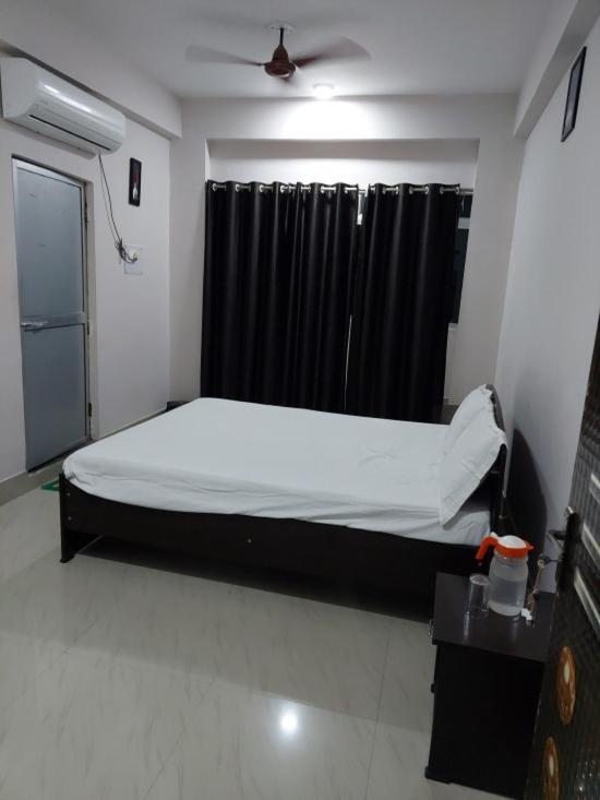 Raison Hotel Jamshedpur Esterno foto